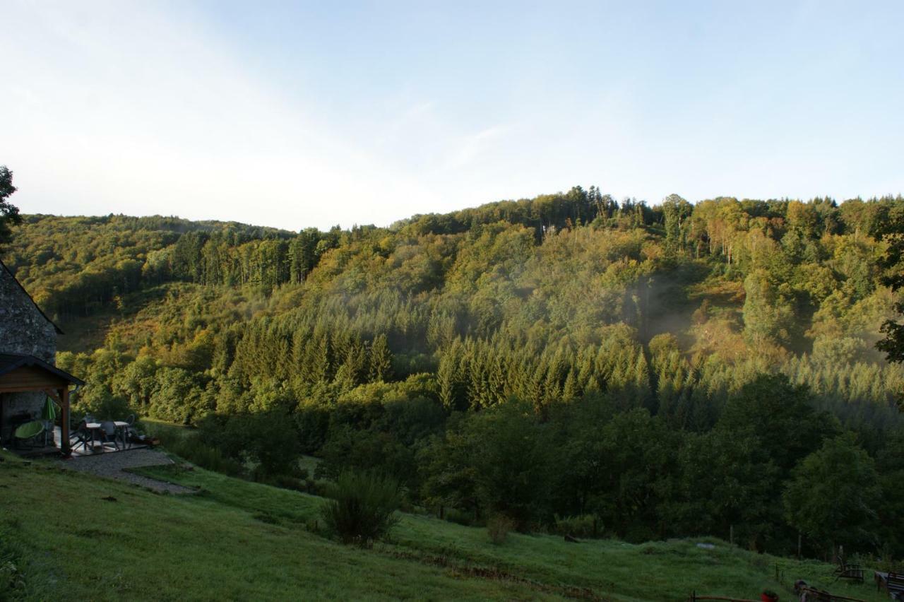 Le Gite De Chomet La Tour-dʼAuvergne Esterno foto