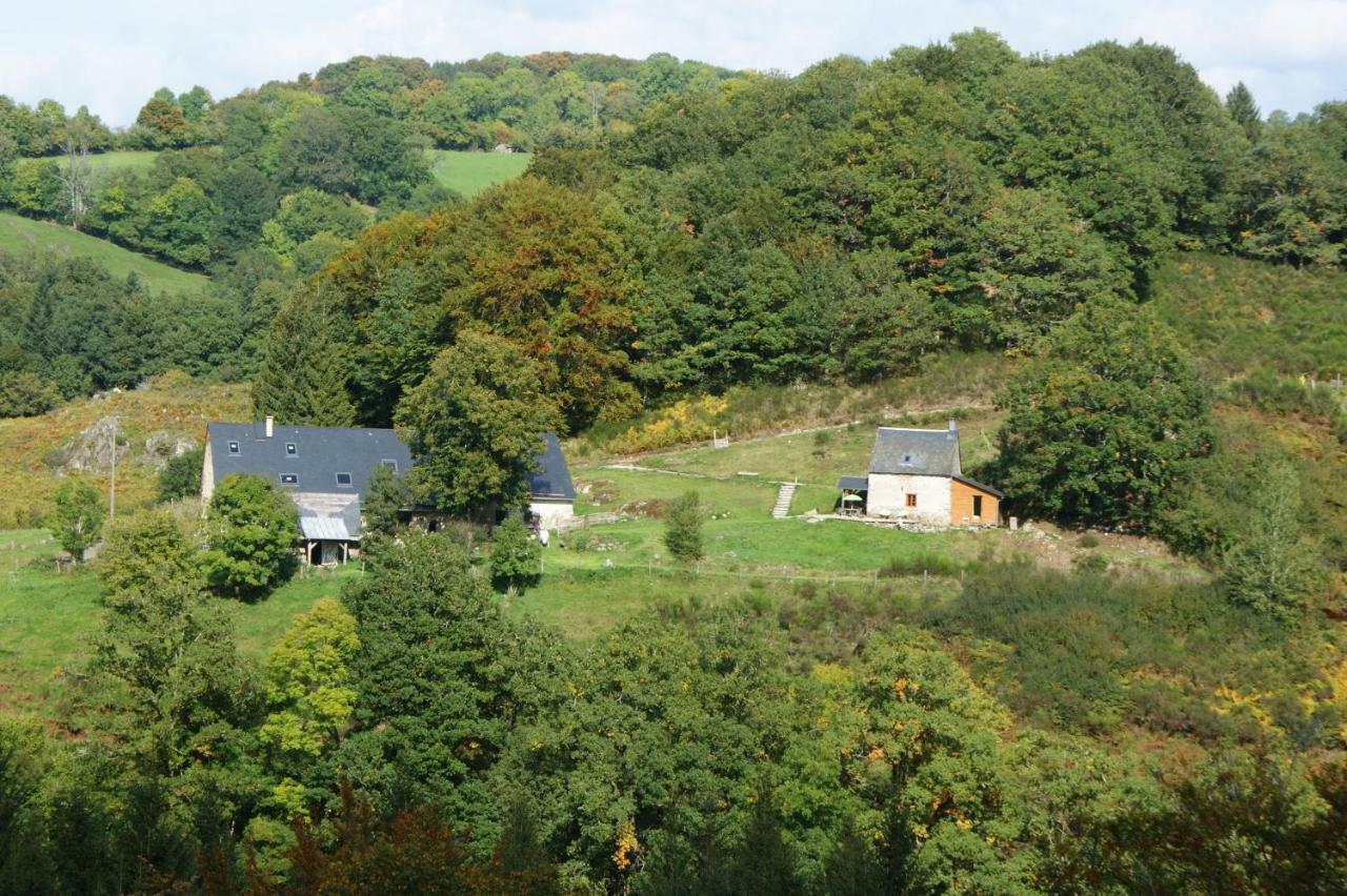 Le Gite De Chomet La Tour-dʼAuvergne Esterno foto